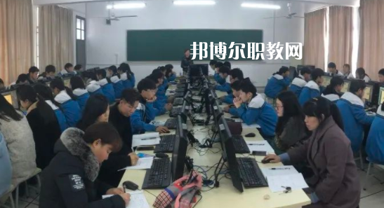 衢州市翔宇中等專業(yè)學(xué)校地址在哪里，哪個(gè)地區(qū)，哪個(gè)城市?