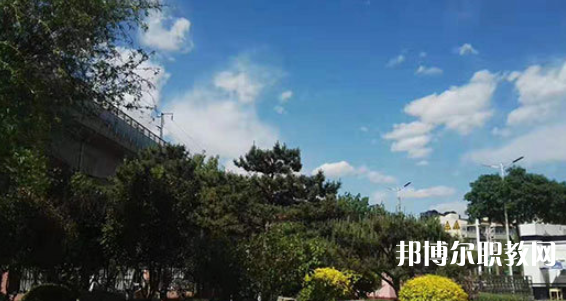 唐山市豐南區(qū)中等專業(yè)學校地址，乘車路線