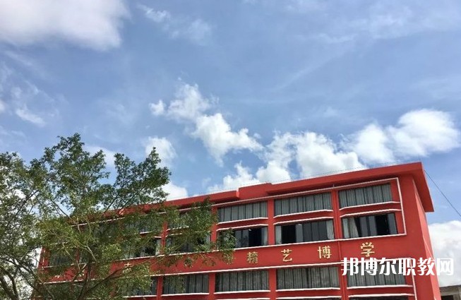 2024桂平尚美藝術(shù)學(xué)校多少錢 桂平尚美藝術(shù)學(xué)校各專業(yè)學(xué)費收費標準