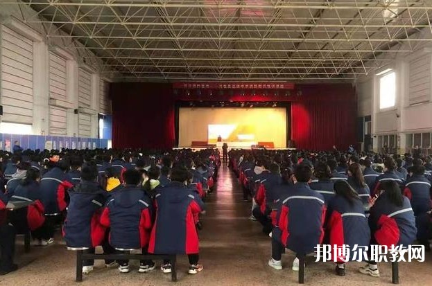 河曲縣巡鎮(zhèn)中學(xué)(職教班)怎么樣、好不好