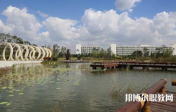 2024鞍山市現(xiàn)代服務(wù)學(xué)校招生計(jì)劃 招生人數(shù)是多少(附要求、條件、對(duì)象)