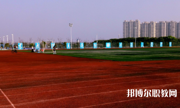 成都2025年中專鐵路學?？梢钥即髮? width=